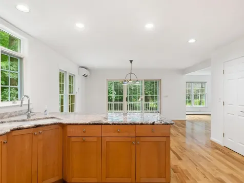 42 Cardinal Way Shelburne VT 05482