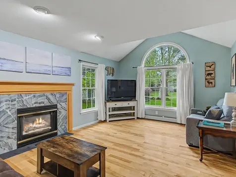 42 Cardinal Way Shelburne VT 05482