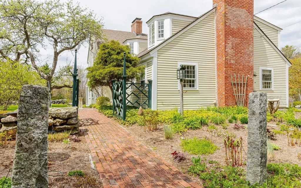93 Rhododendron Road Fitzwilliam NH 03447