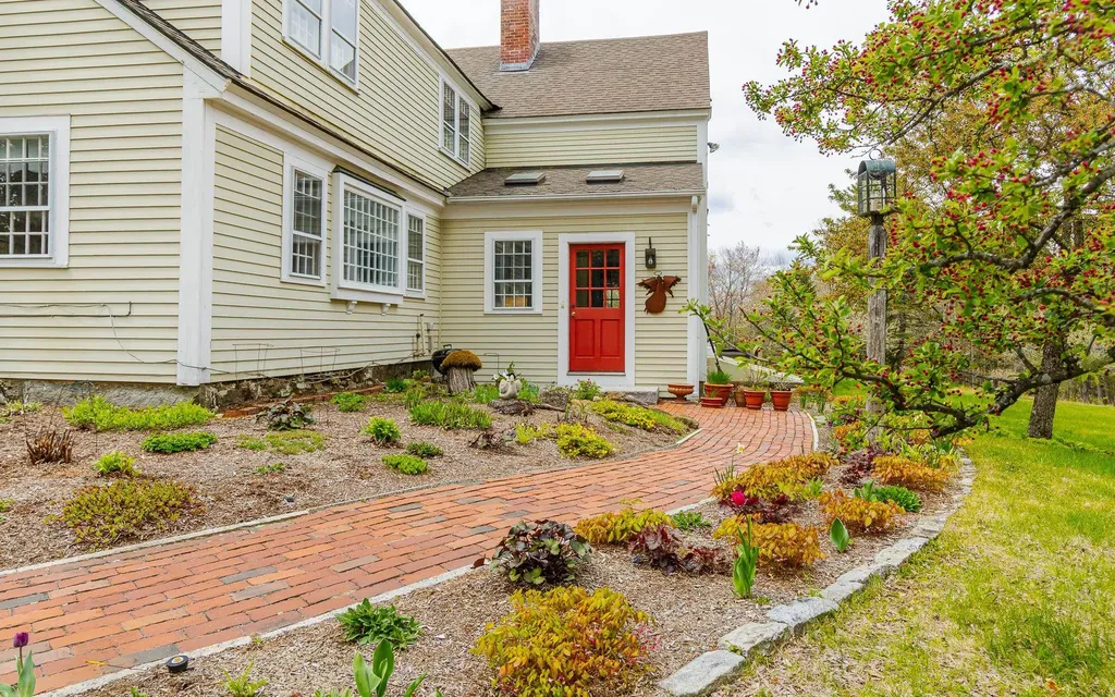 93 Rhododendron Road Fitzwilliam NH 03447