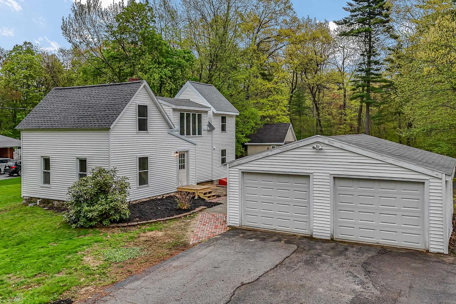 1299 Lake Shore Road Manchester NH 03109