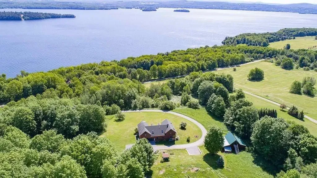 6095 Lake Road Newport Town VT 05855