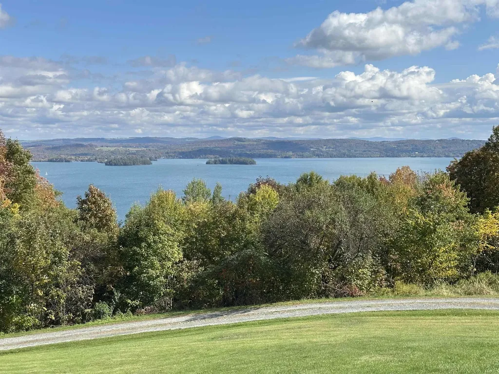 6095 Lake Road Newport Town VT 05855