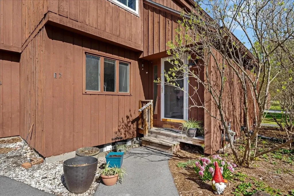20 Greenfield Road Essex Junction VT 05452