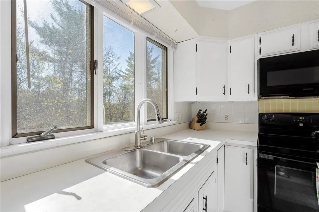 20 Greenfield Road Essex Junction VT 05452