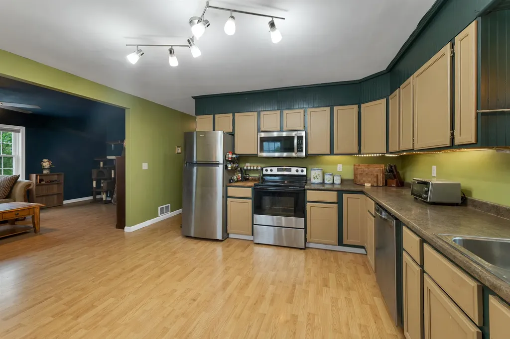 12 Watson Street Pittsfield NH 03263