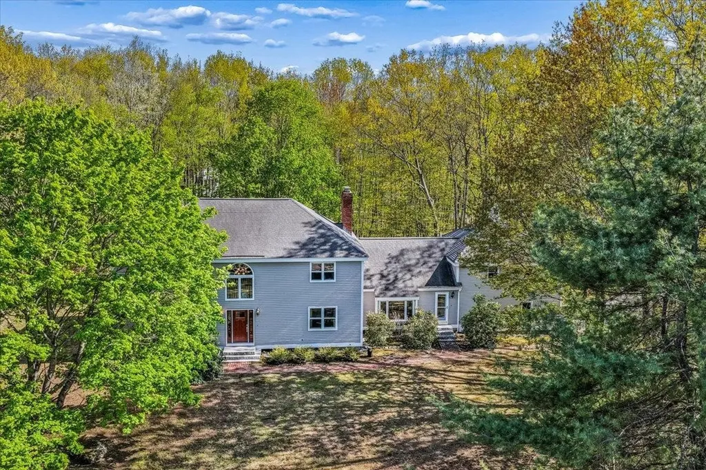 44 Brick Mill Road Bedford NH 03110