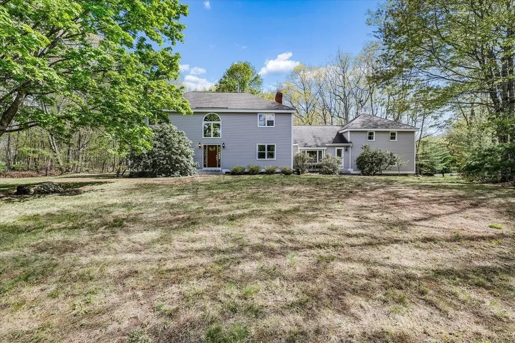 44 Brick Mill Road Bedford NH 03110