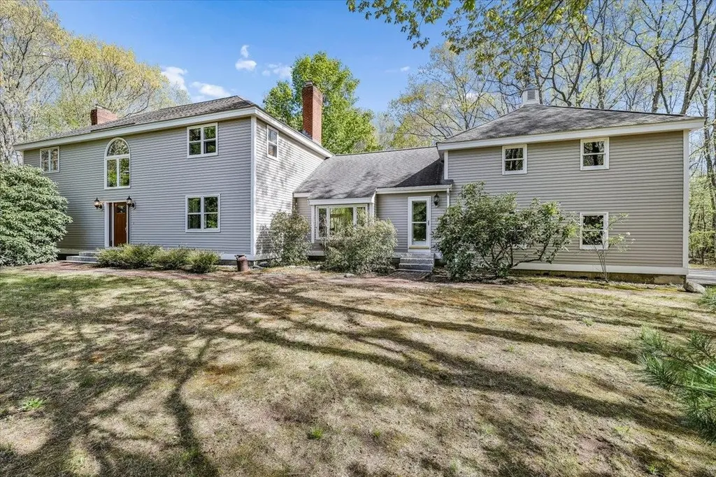 44 Brick Mill Road Bedford NH 03110