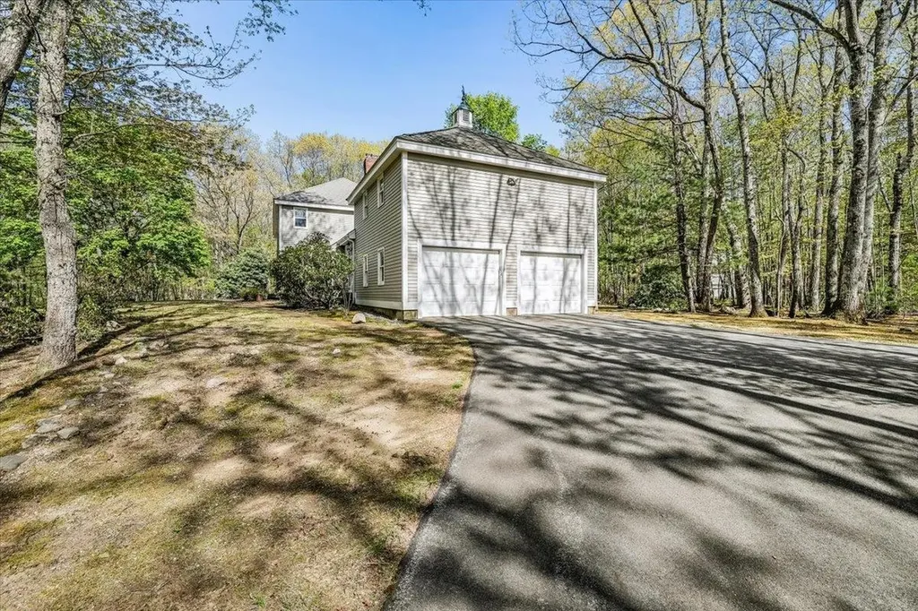 44 Brick Mill Road Bedford NH 03110