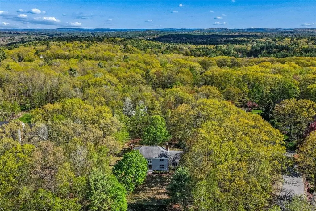 44 Brick Mill Road Bedford NH 03110