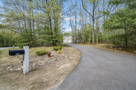 44 Brick Mill Road Bedford NH 03110