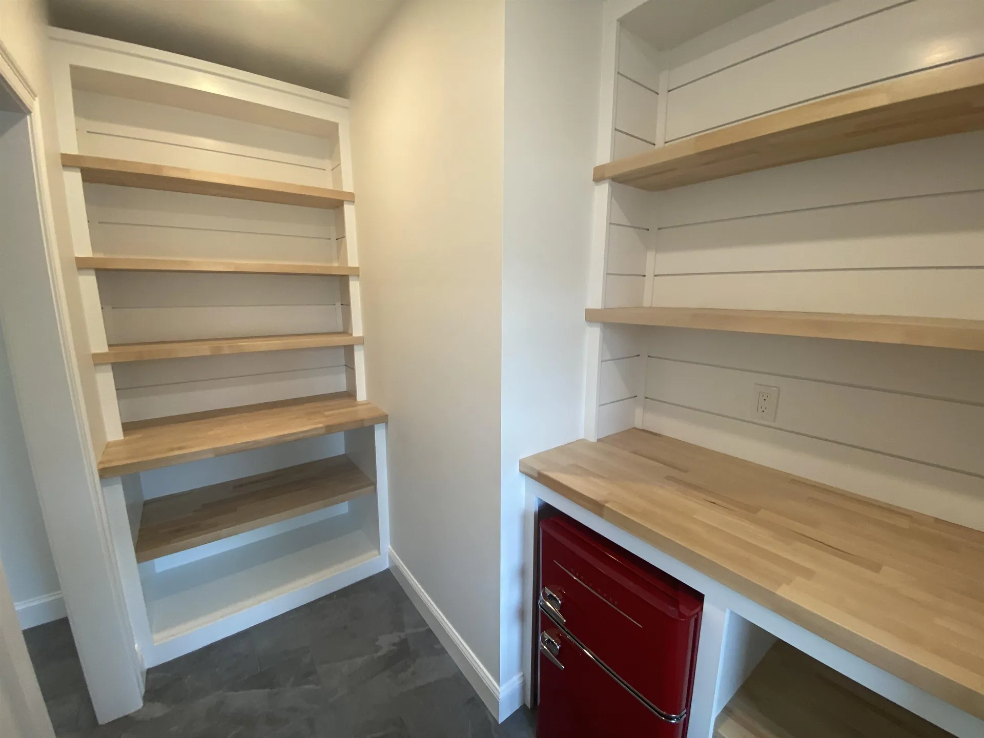 22 Hilliard Road Kensington NH 03833-5516