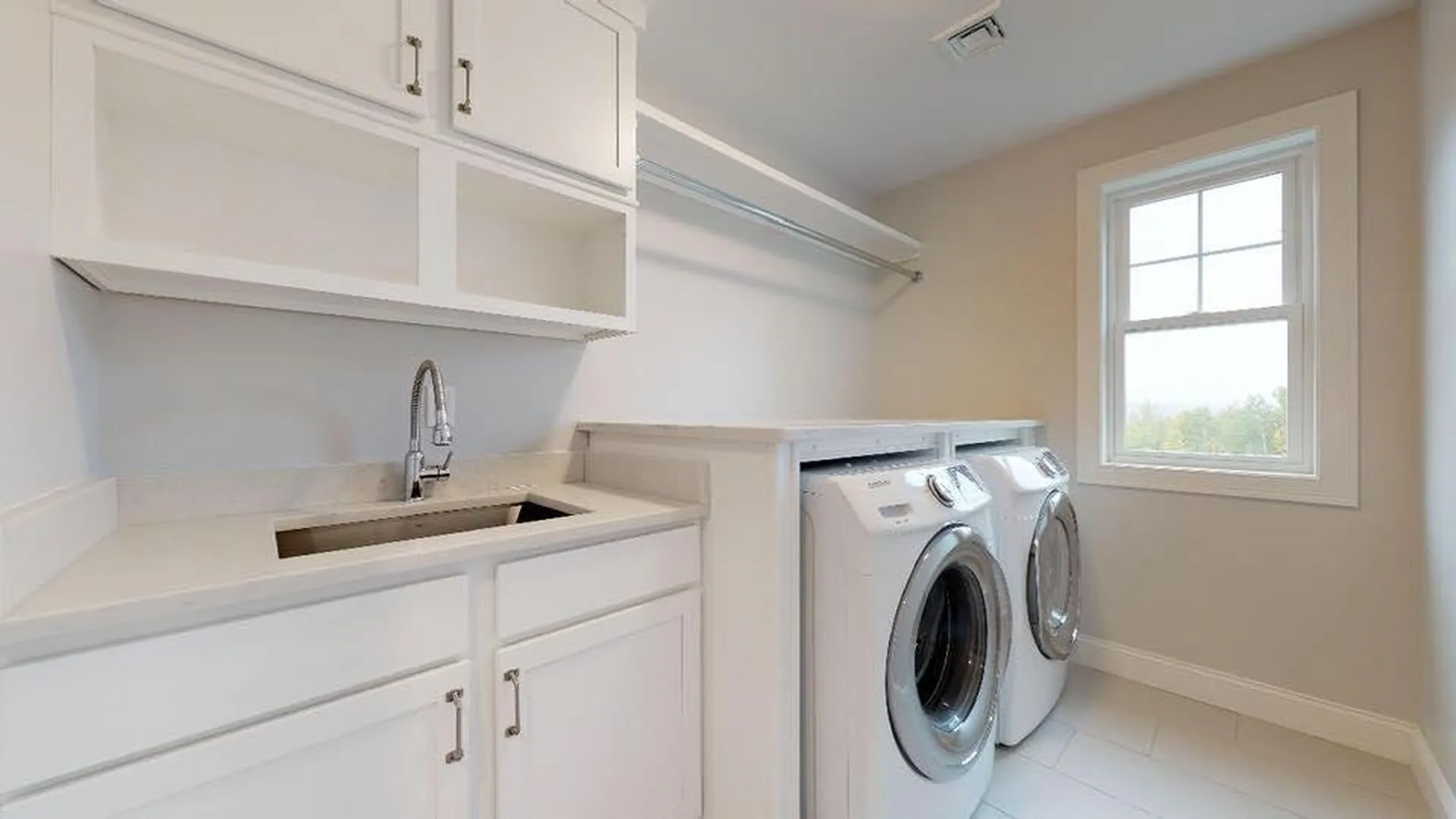 22 Hilliard Road Kensington NH 03833-5516