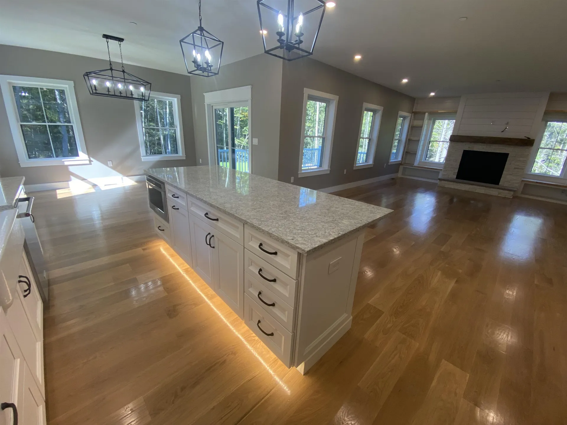 22 Hilliard Road Kensington NH 03833-5516
