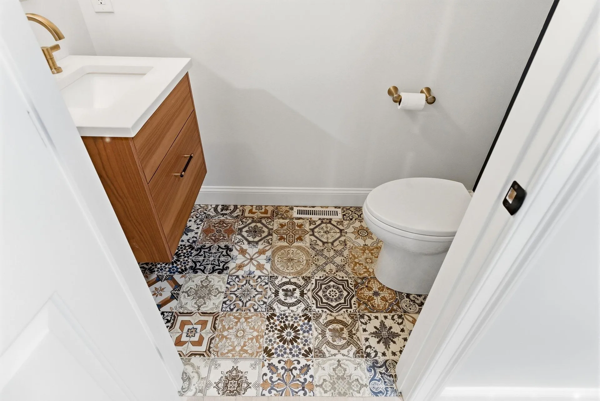 28 Greenvale Drive Stratham NH 03885