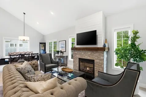 28 Greenvale Drive Stratham NH 03885