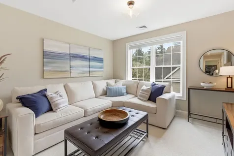 28 Greenvale Drive Stratham NH 03885