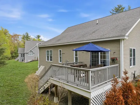28 Greenvale Drive Stratham NH 03885
