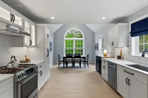 28 Greenvale Drive Stratham NH 03885