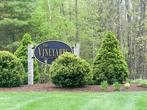 28 Greenvale Drive Stratham NH 03885