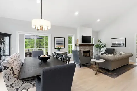 28 Greenvale Drive Stratham NH 03885
