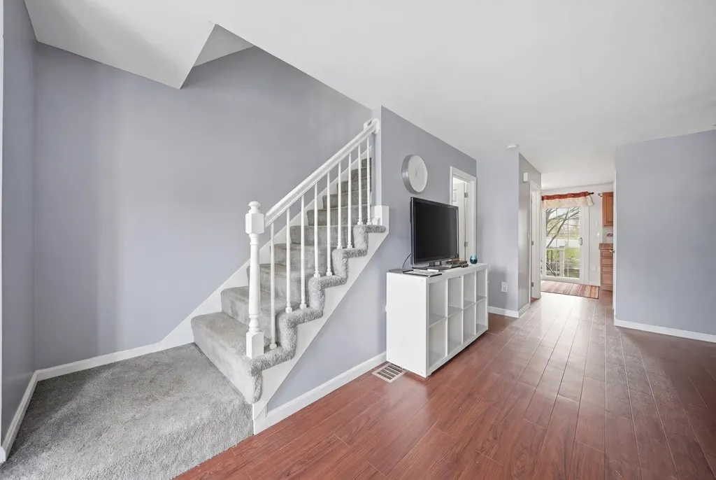 7 Sundown Drive Derry NH 03038