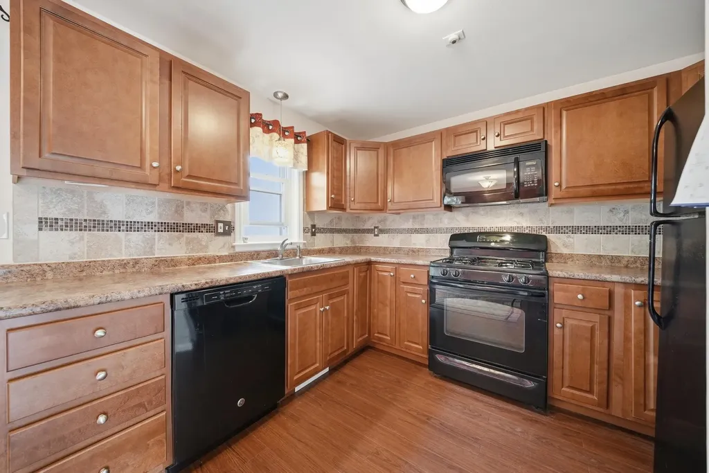 7 Sundown Drive Derry NH 03038