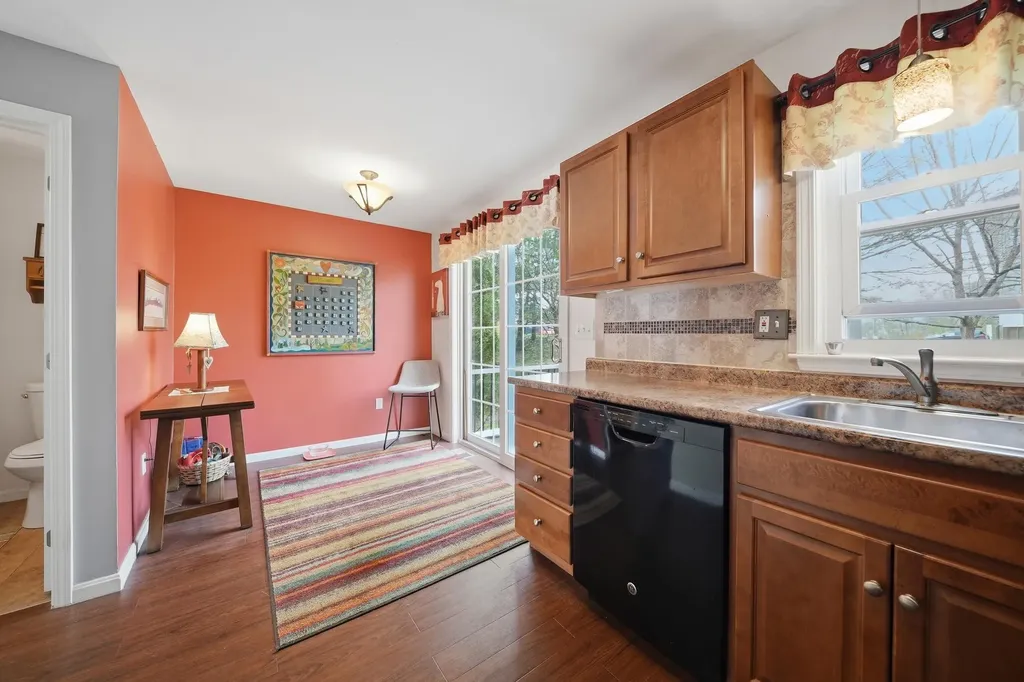 7 Sundown Drive Derry NH 03038