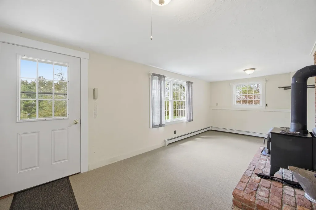 67 Breezy Hill Road Bradford NH 03221