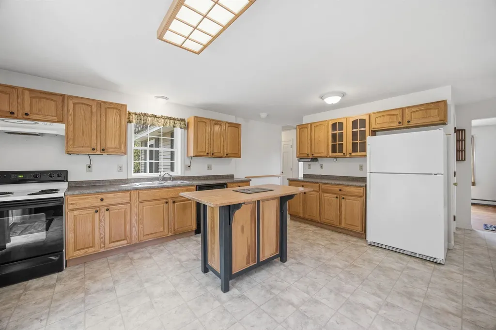 67 Breezy Hill Road Bradford NH 03221