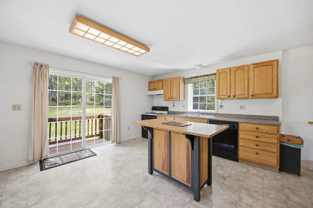 67 Breezy Hill Road Bradford NH 03221