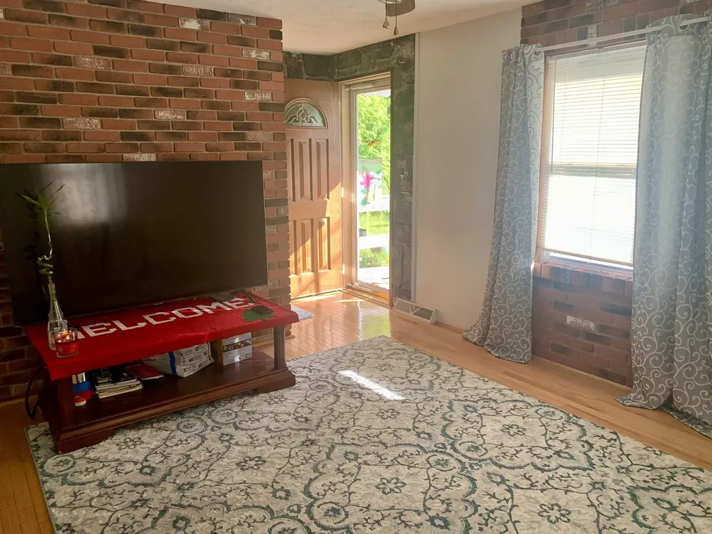 21 Barbara Street Lowell MA 01854