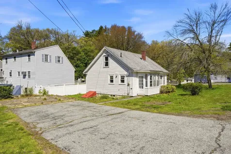 154 Oneida Street Manchester NH 03102