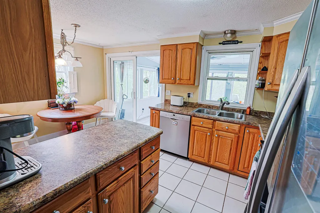 80 Hovey Road Londonderry NH 03053