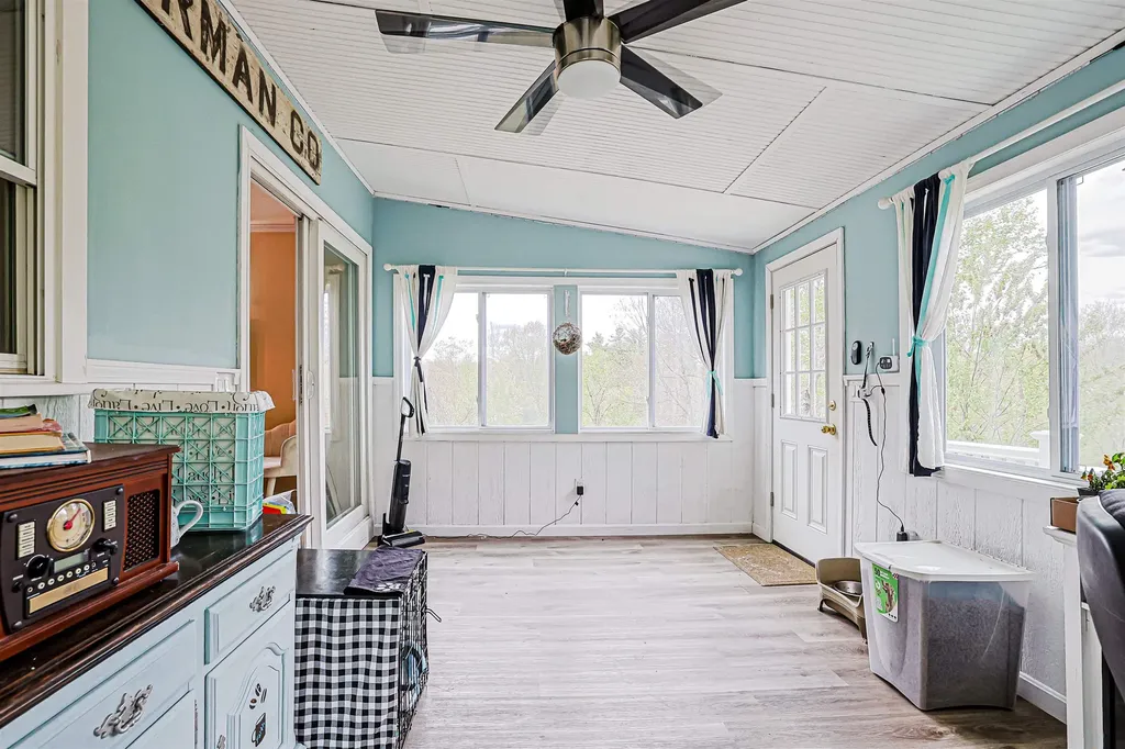 80 Hovey Road Londonderry NH 03053