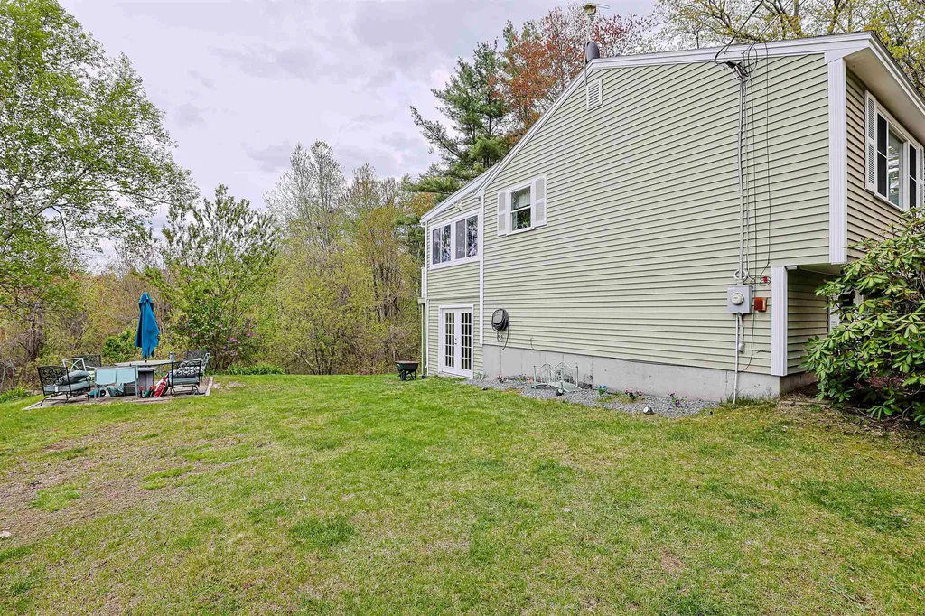 80 Hovey Road Londonderry NH 03053