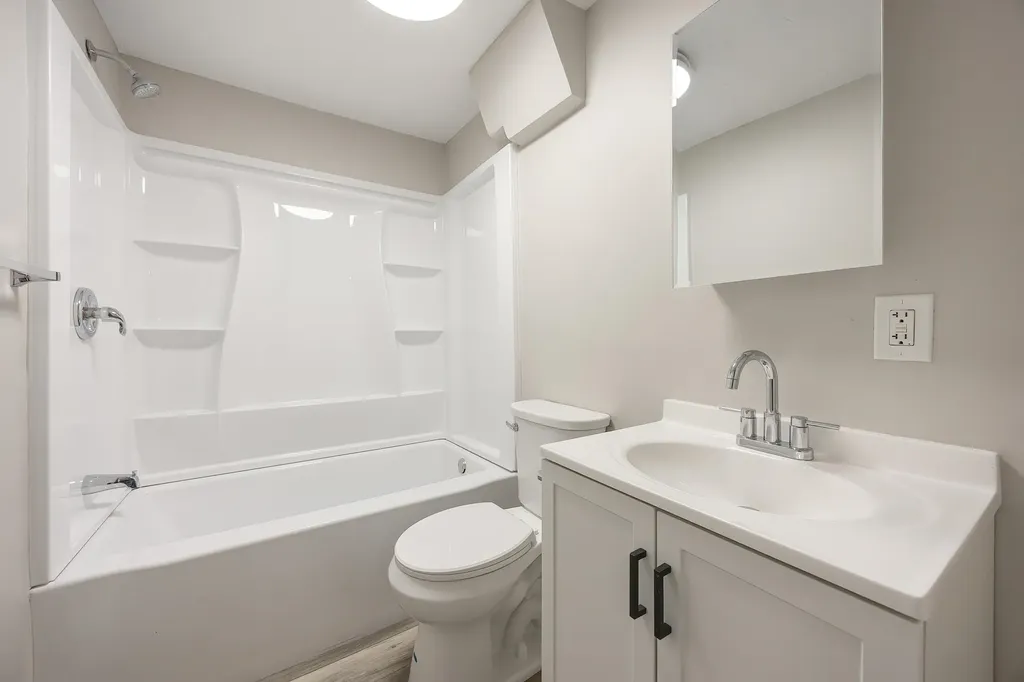 22 Smith Street Pittsfield NH 03263