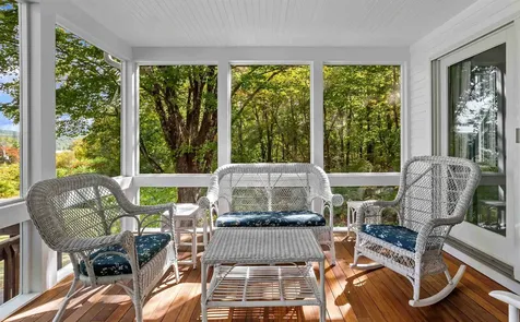 736 Pleasant Street New London NH 03257