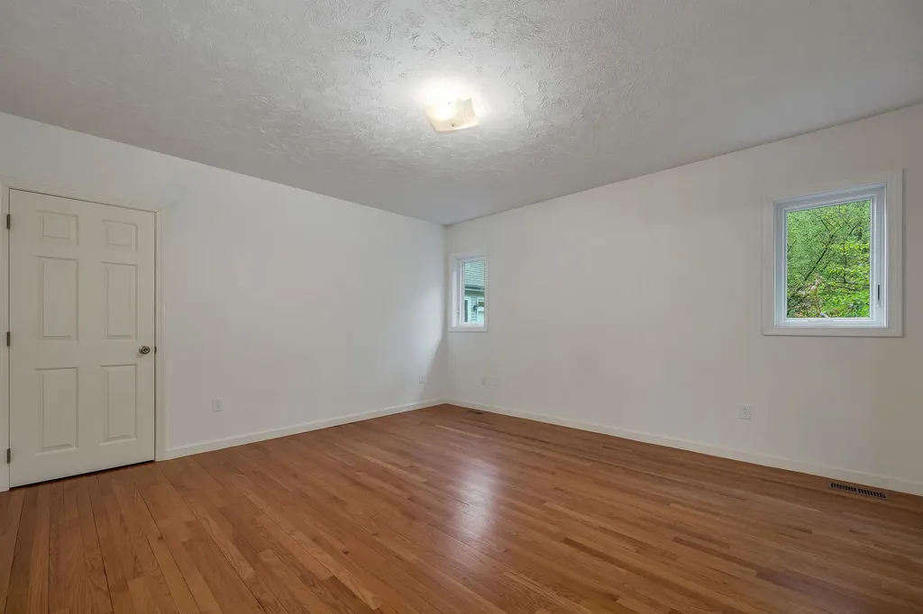 2 Blue Heron Lane Deerfield NH 03037