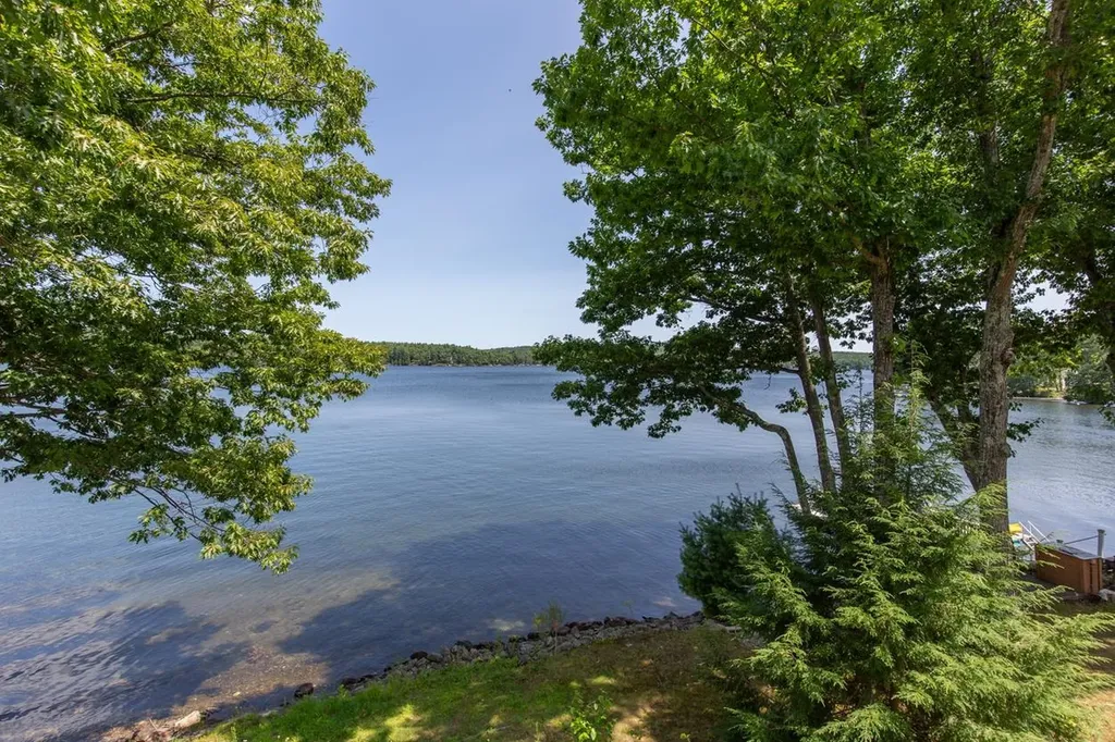 2 Blue Heron Lane Deerfield NH 03037