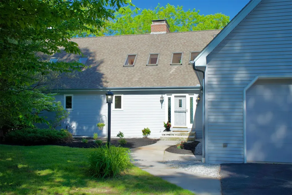 2 Blue Heron Lane Deerfield NH 03037