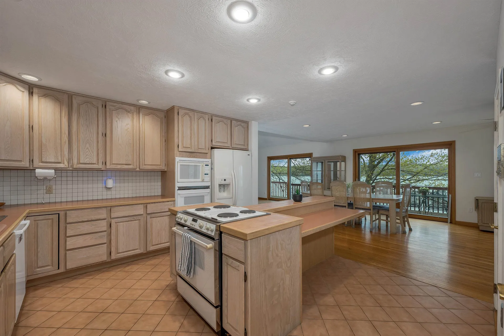 2 Blue Heron Lane Deerfield NH 03037
