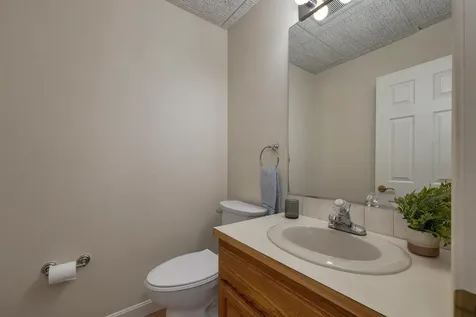 2 Blue Heron Lane Deerfield NH 03037