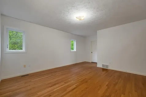 2 Blue Heron Lane Deerfield NH 03037