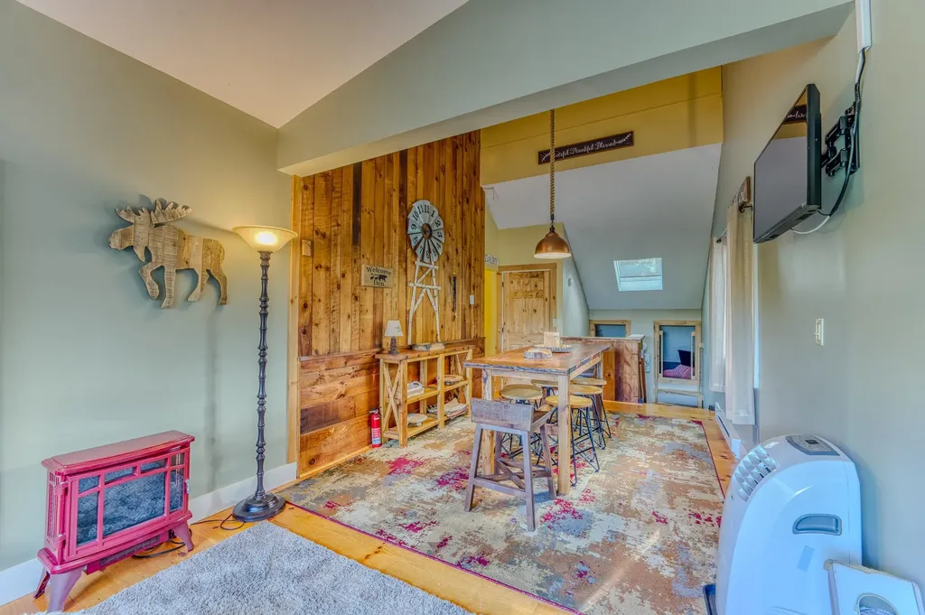 28 Condo Road Campton NH 03223