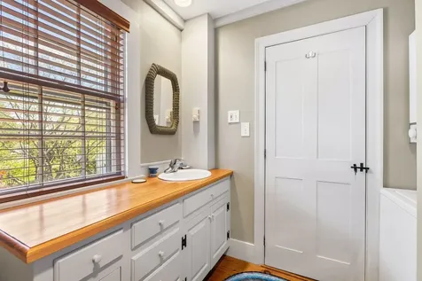 244 New Castle Avenue Portsmouth NH 03801