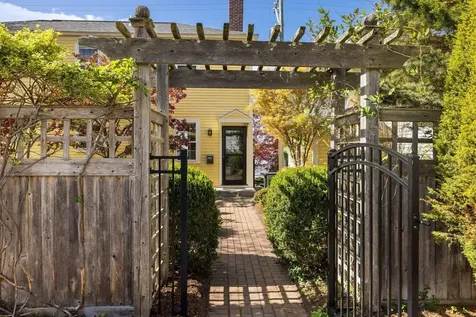 244 New Castle Avenue Portsmouth NH 03801