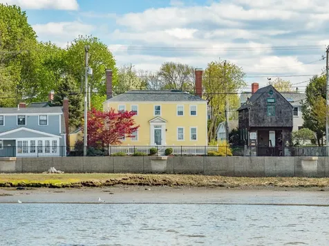 244 New Castle Avenue Portsmouth NH 03801