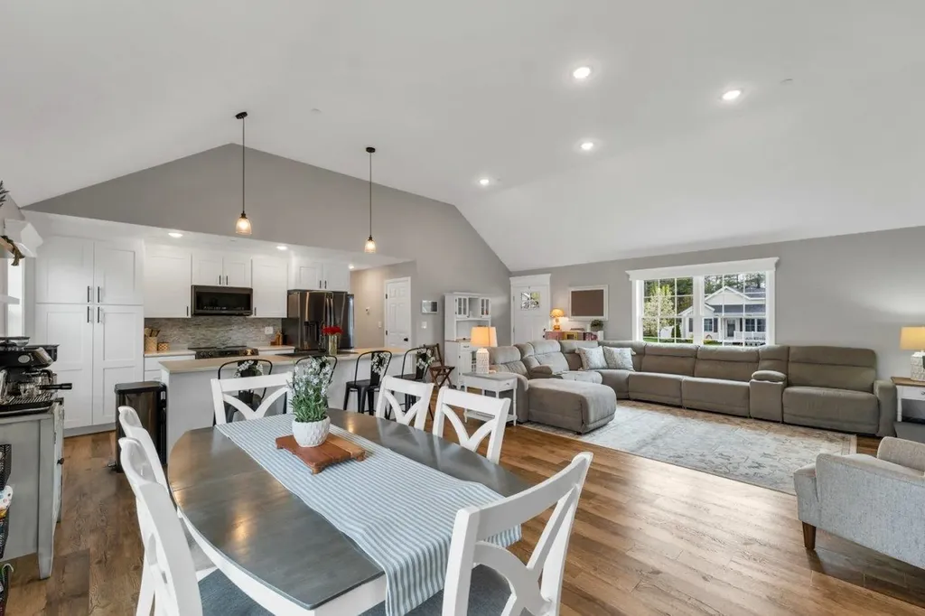 77 Rolling Hills Drive Tilton NH 03276